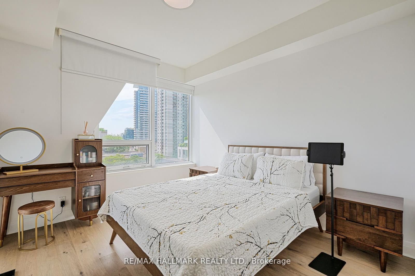 151 Avenue Road, Unit 601 thumbnail 18