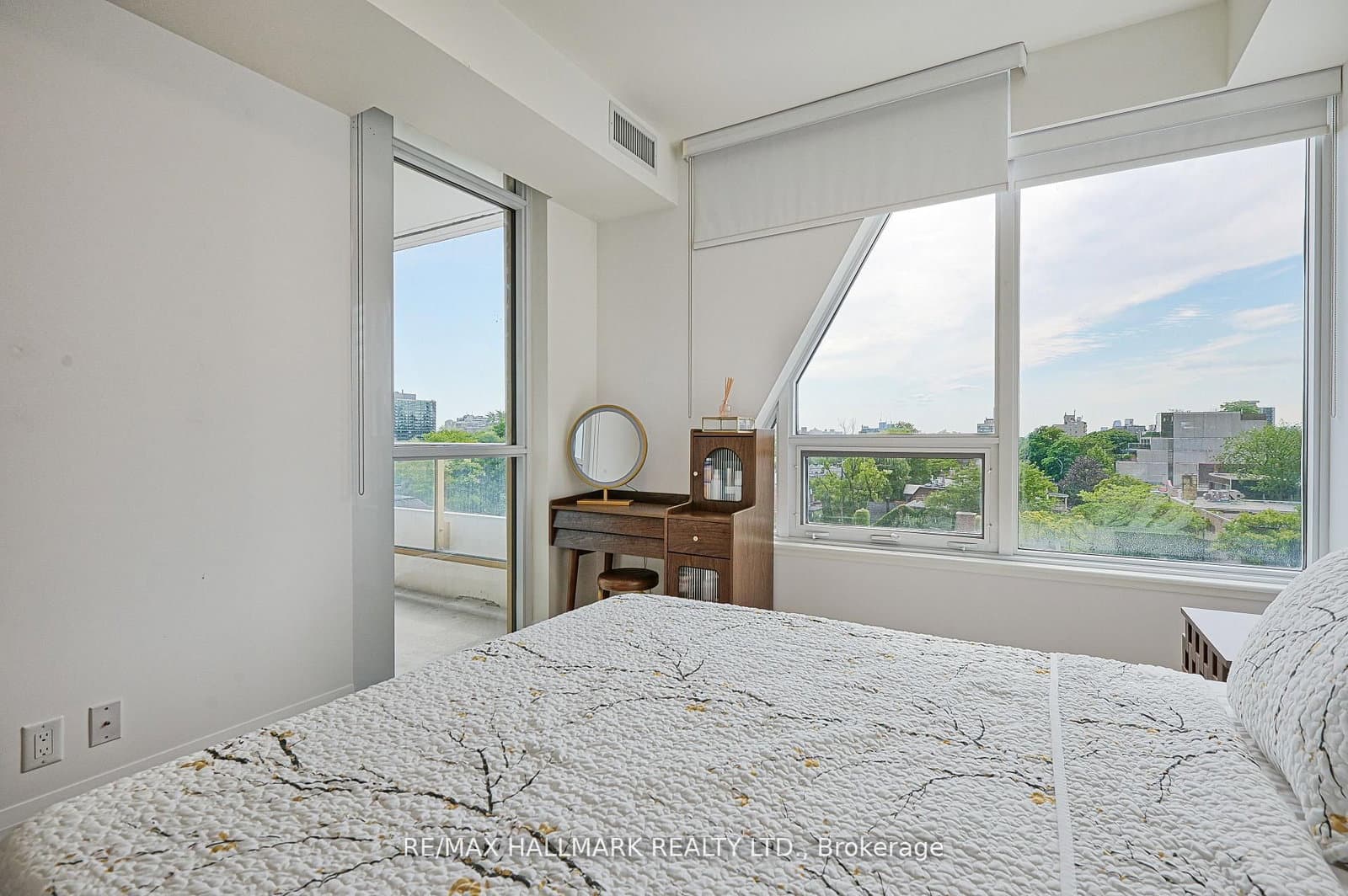 151 Avenue Road, Unit 601 thumbnail 19