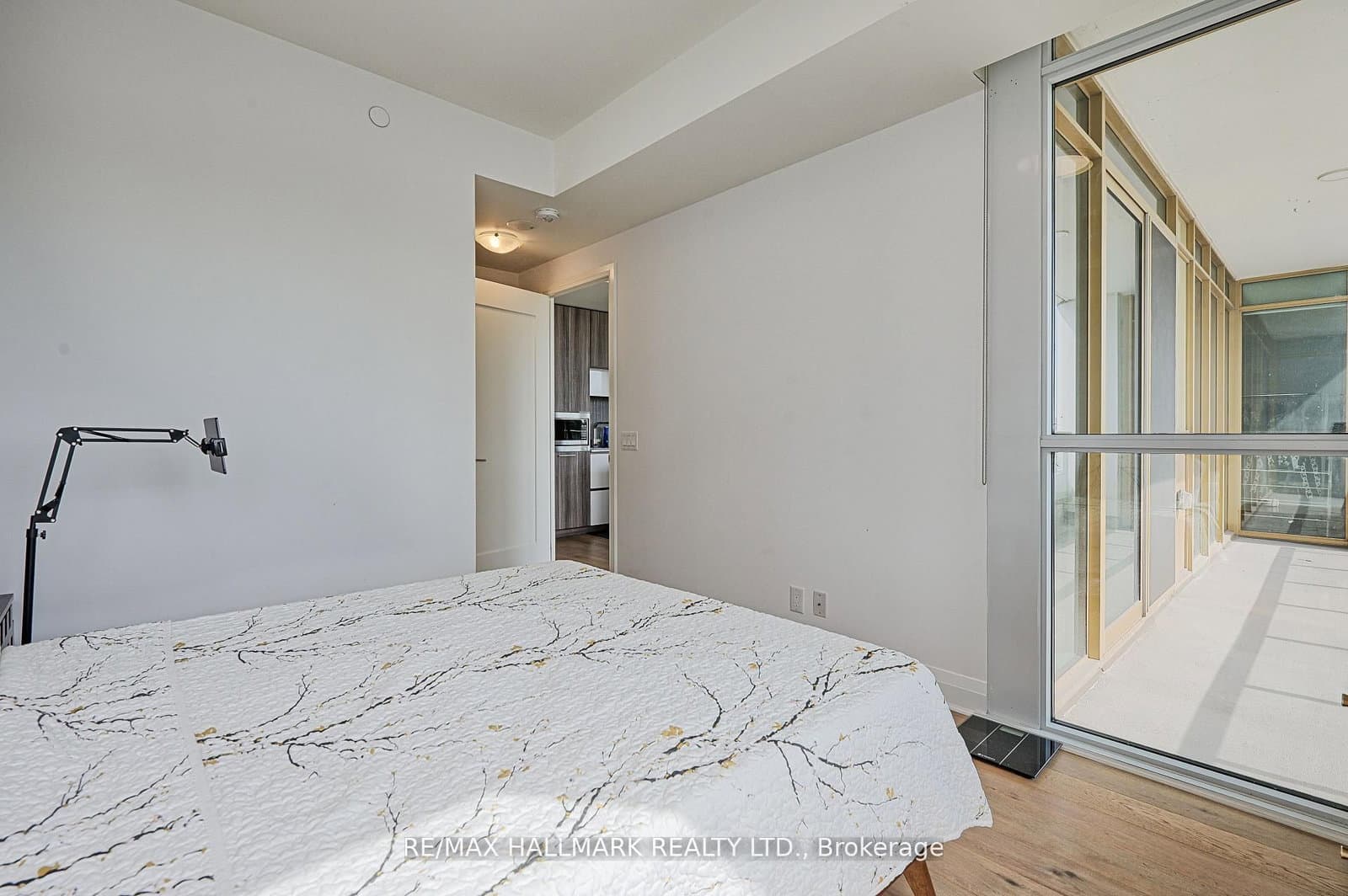 151 Avenue Road, Unit 601 thumbnail 21