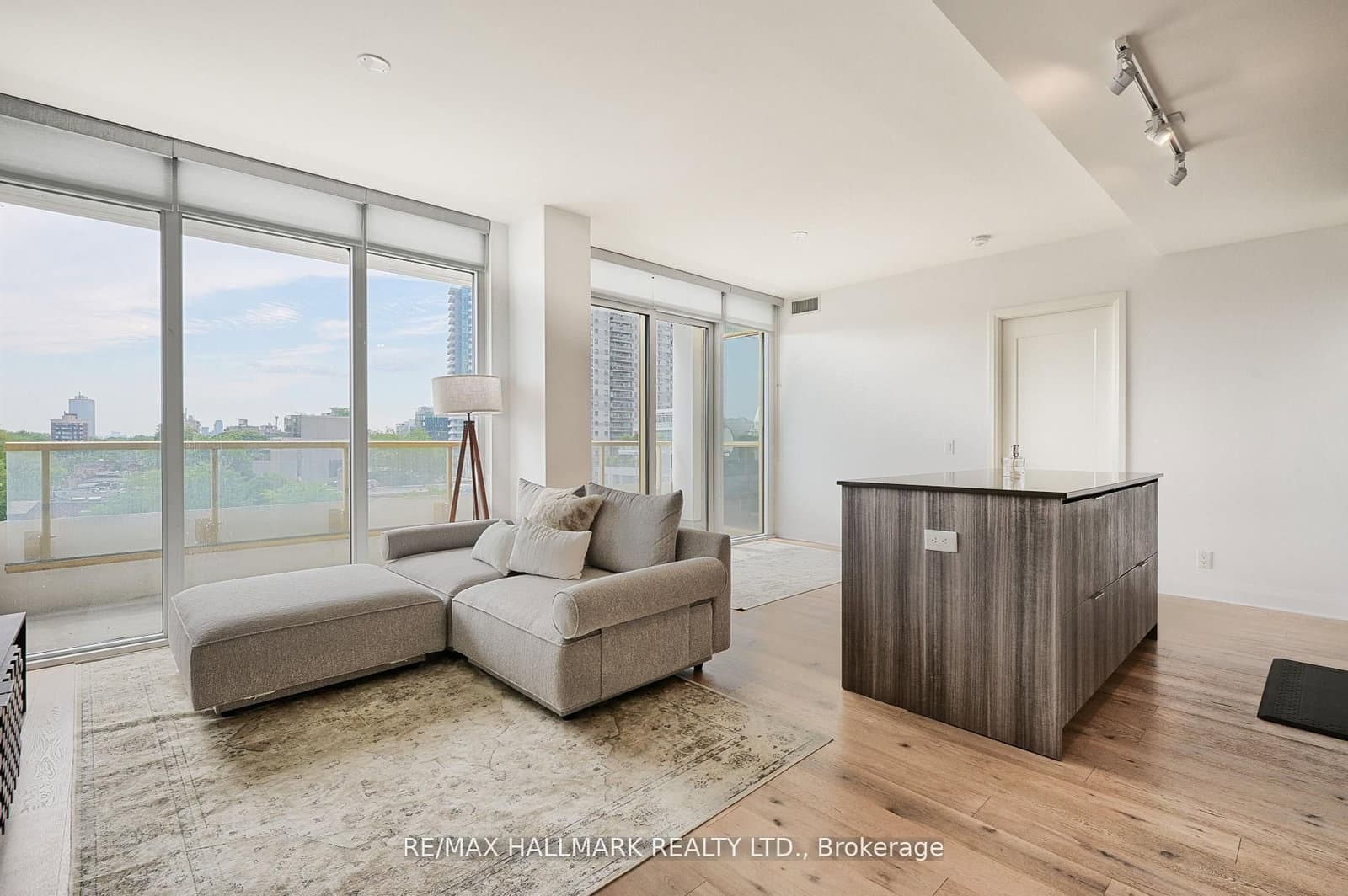 151 Avenue Road, Unit 601 thumbnail 4
