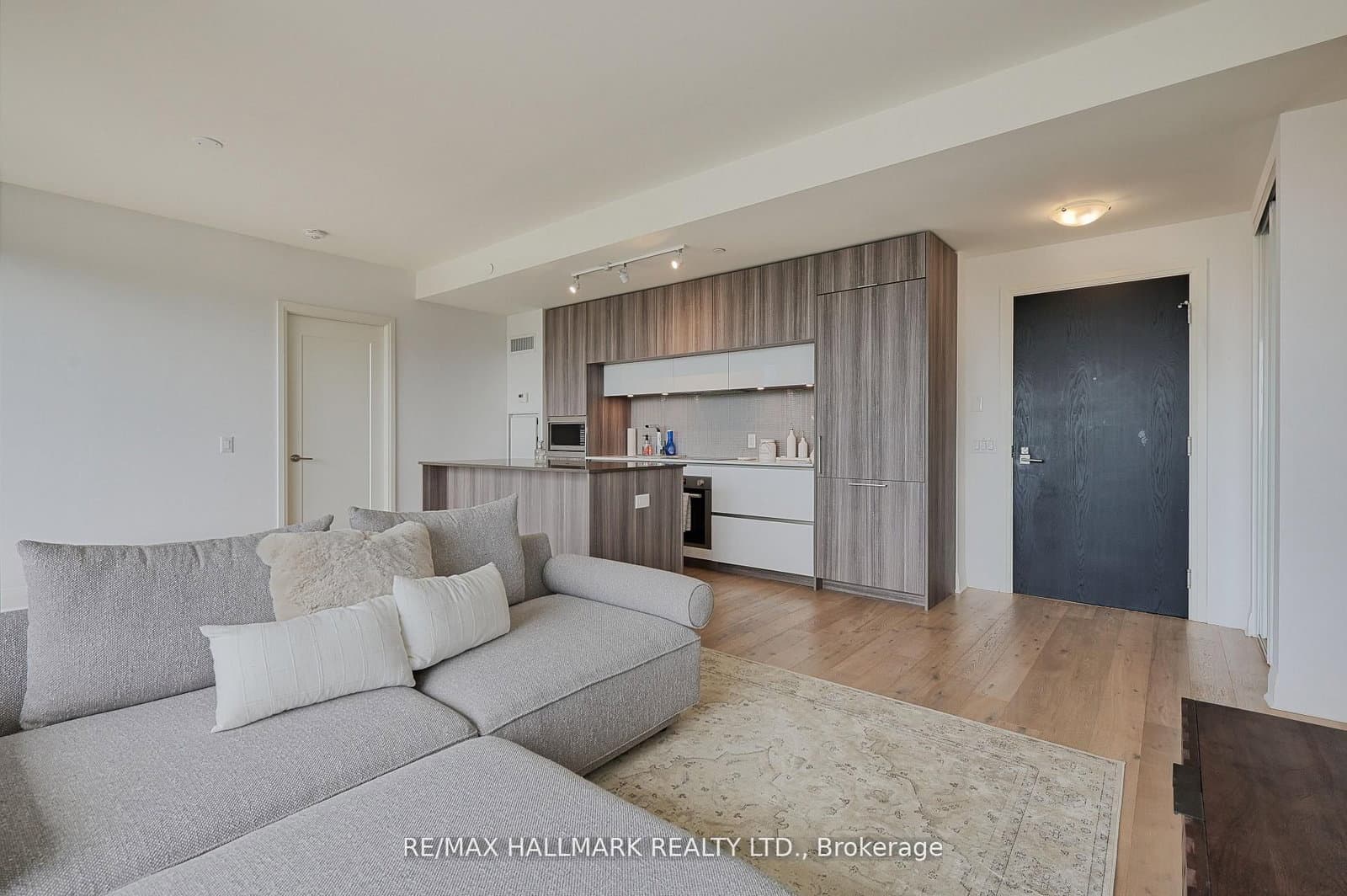 151 Avenue Road, Unit 601 thumbnail 7