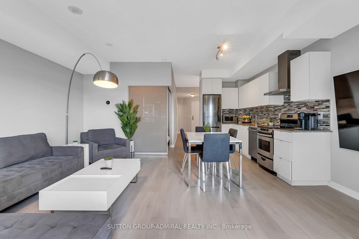 51 East Liberty Street, Unit 1315 thumbnail 14