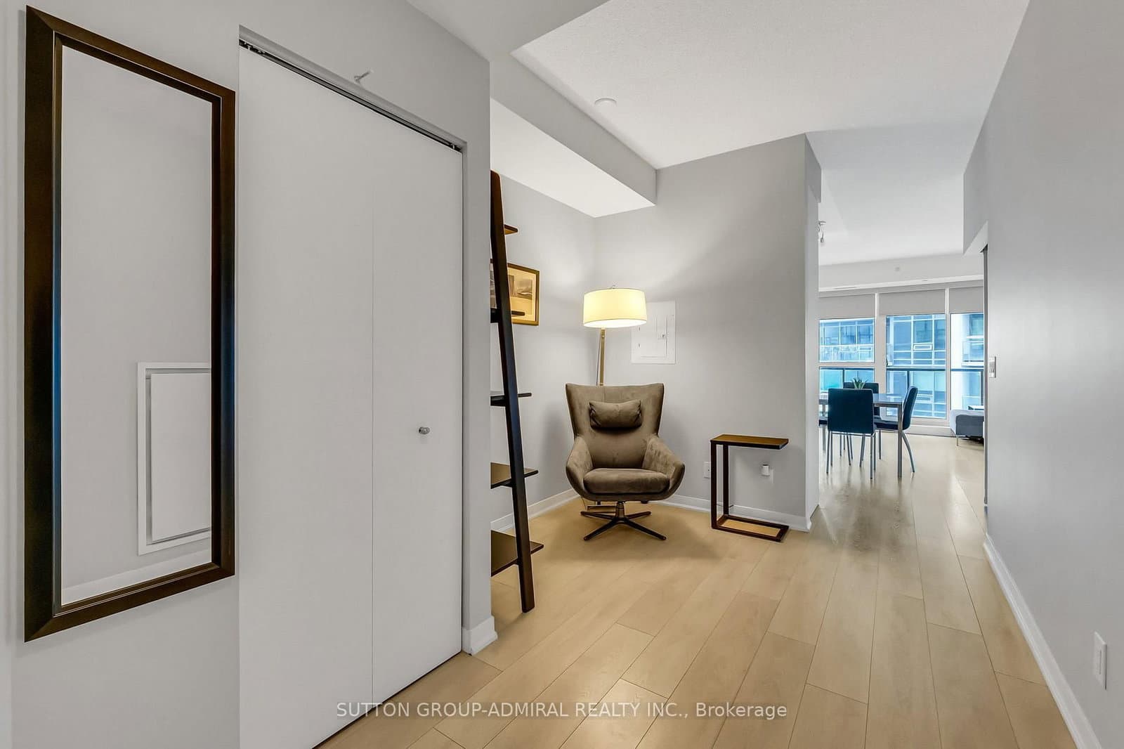 51 East Liberty Street, Unit 1315 thumbnail 4