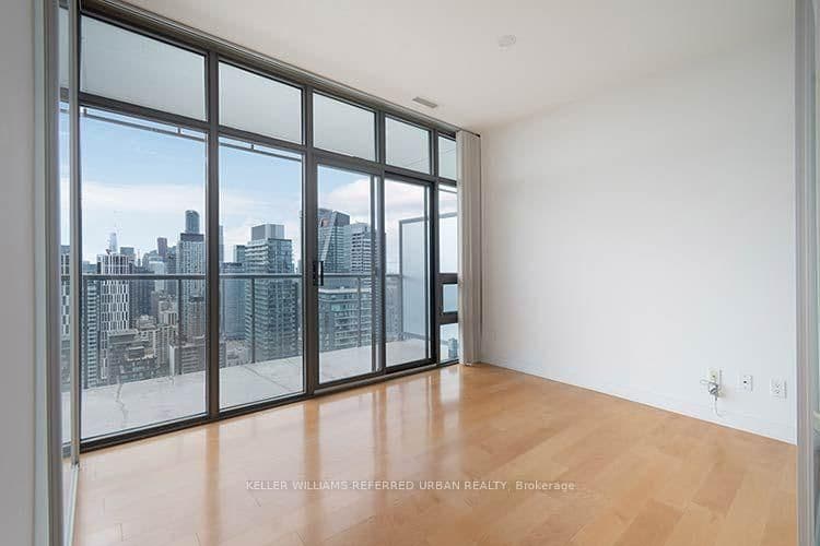 33 Charles Street E, Unit 3902 thumbnail 10