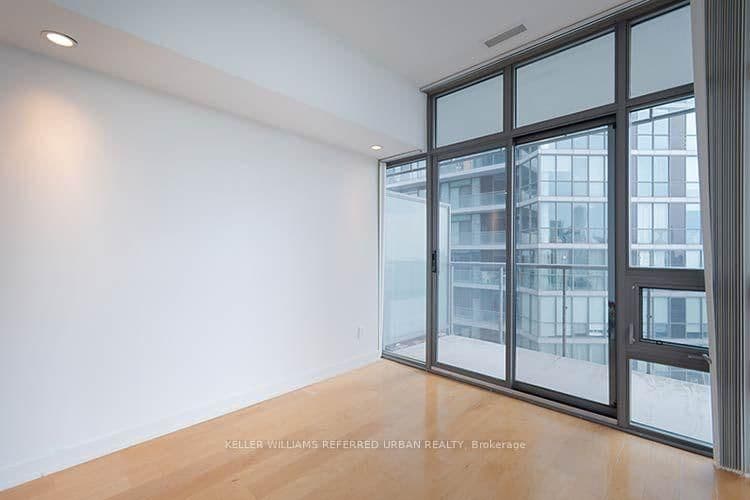 33 Charles Street E, Unit 3902 thumbnail 8