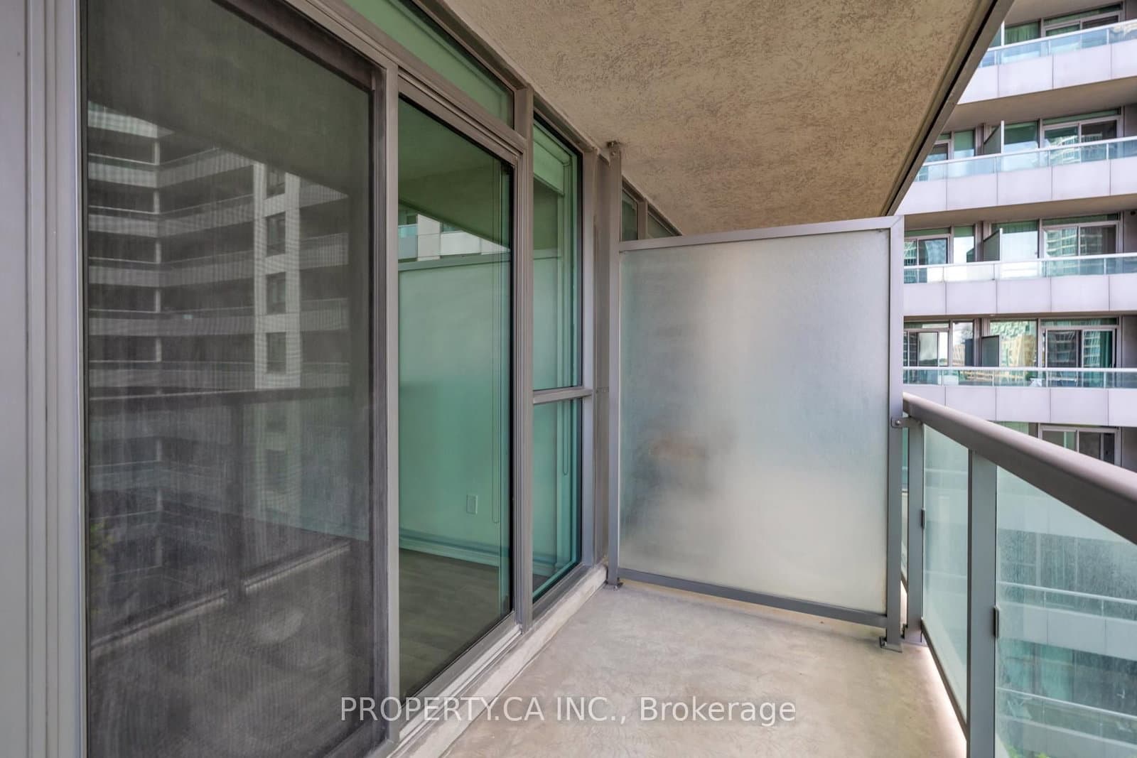 25 Lower Simcoe Street, Unit 803 thumbnail 10