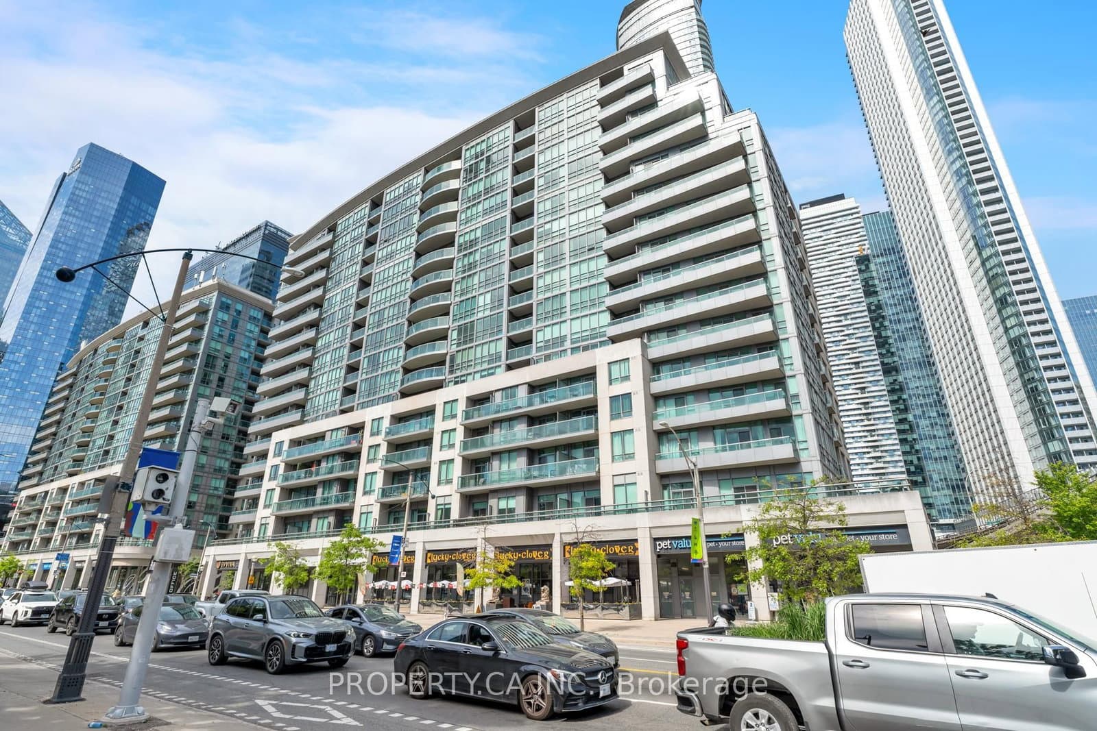 25 Lower Simcoe Street, Unit 803 thumbnail 11