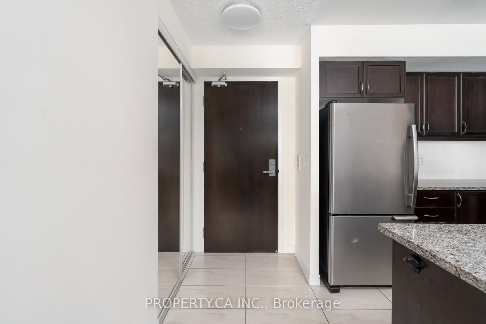 25 Lower Simcoe Street, Unit 803 thumbnail 13