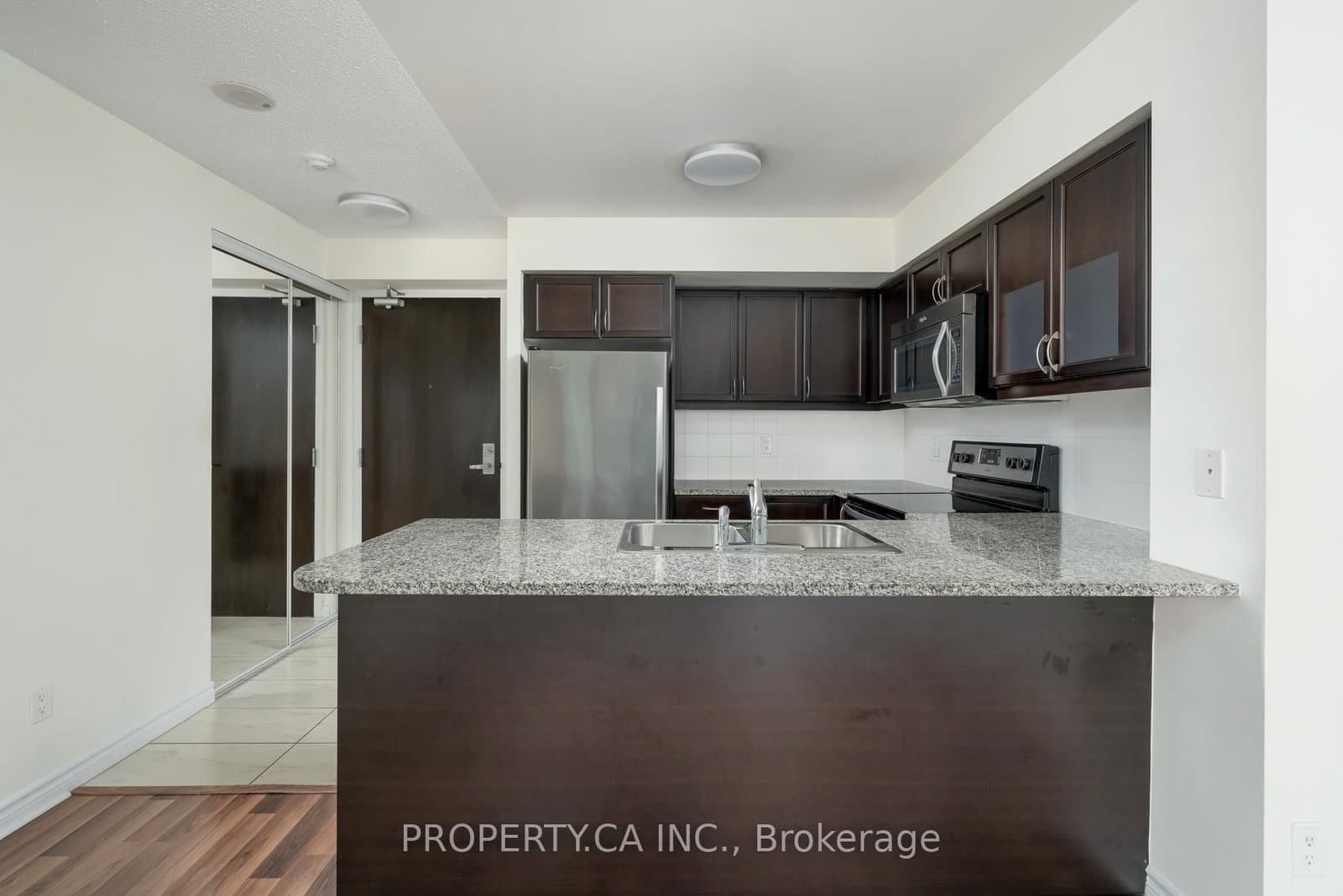 25 Lower Simcoe Street, Unit 803 thumbnail 16