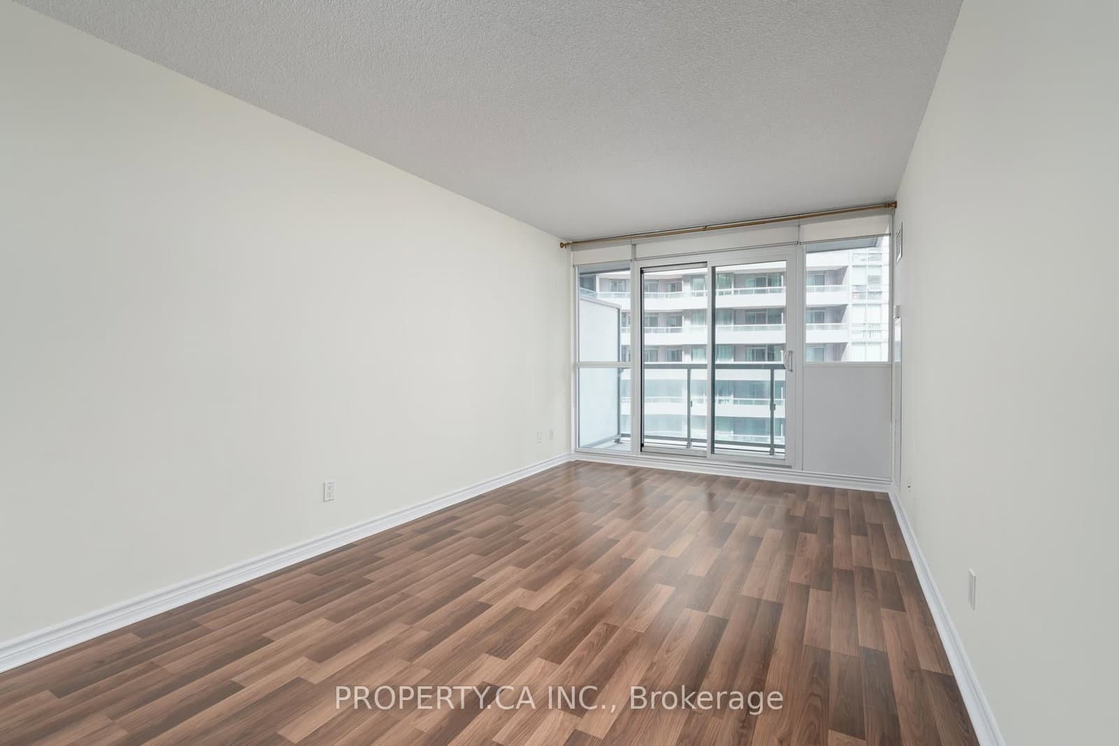 25 Lower Simcoe Street, Unit 803 thumbnail 17