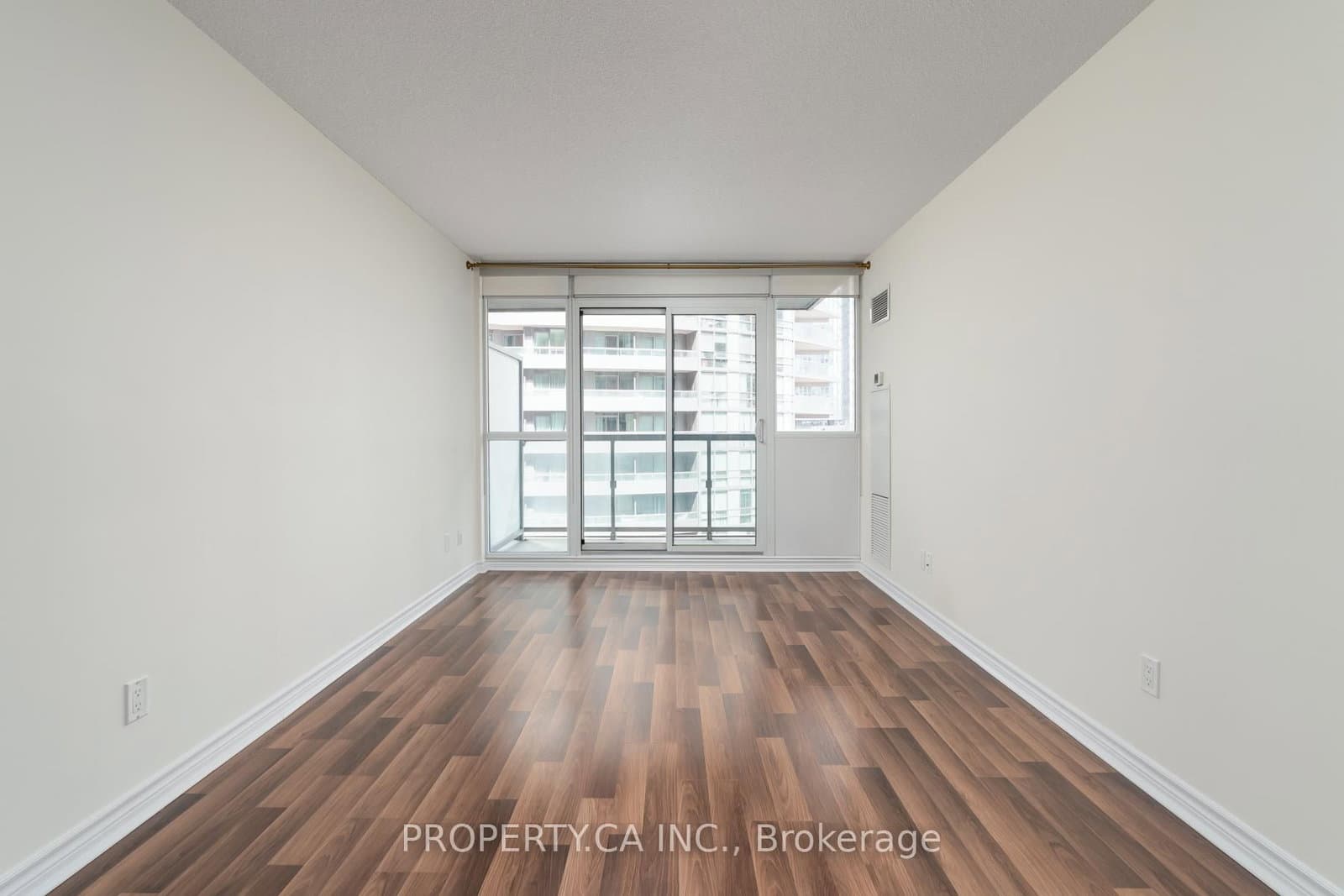 25 Lower Simcoe Street, Unit 803 thumbnail 18