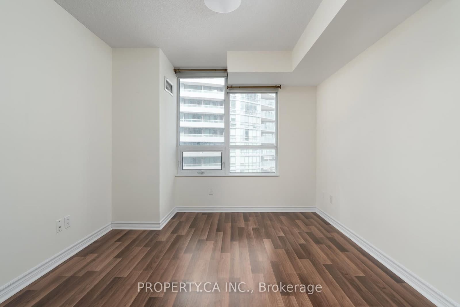 25 Lower Simcoe Street, Unit 803 thumbnail 23