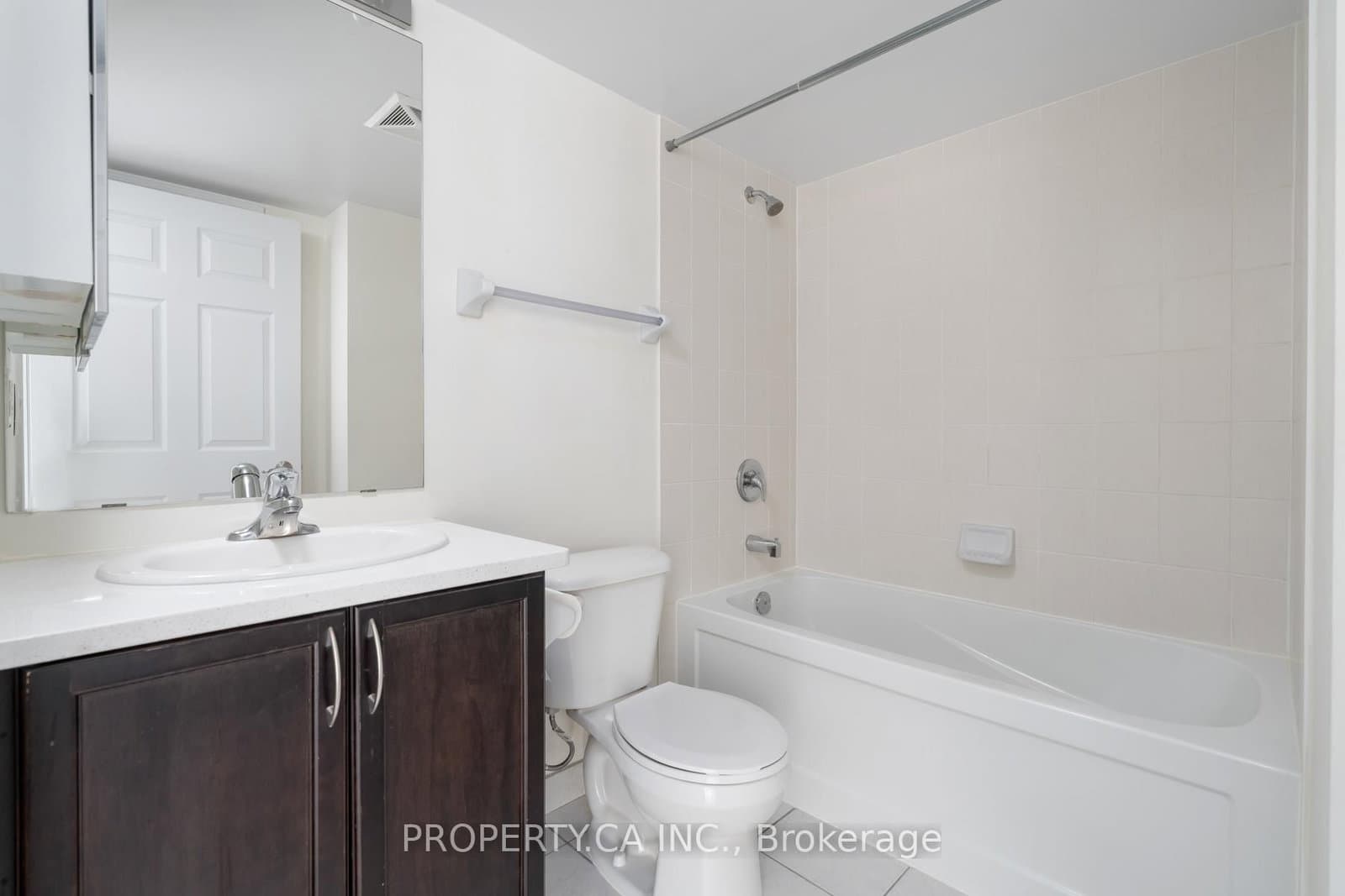 25 Lower Simcoe Street, Unit 803 thumbnail 7