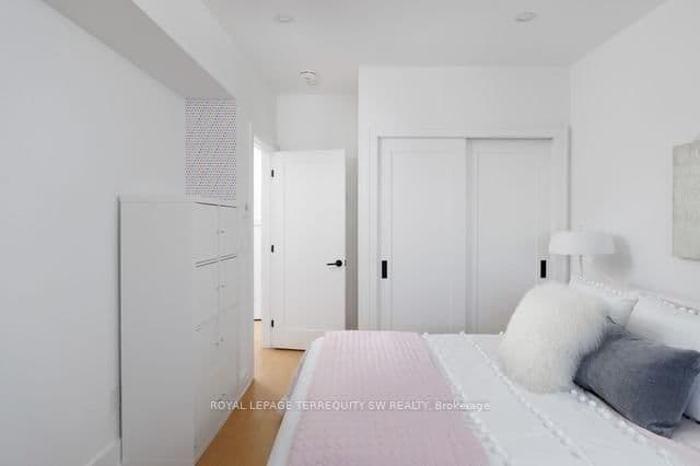 96 Summerhill Avenue thumbnail 40
