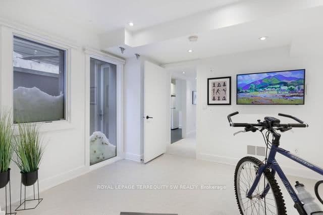 96 Summerhill Avenue thumbnail 50