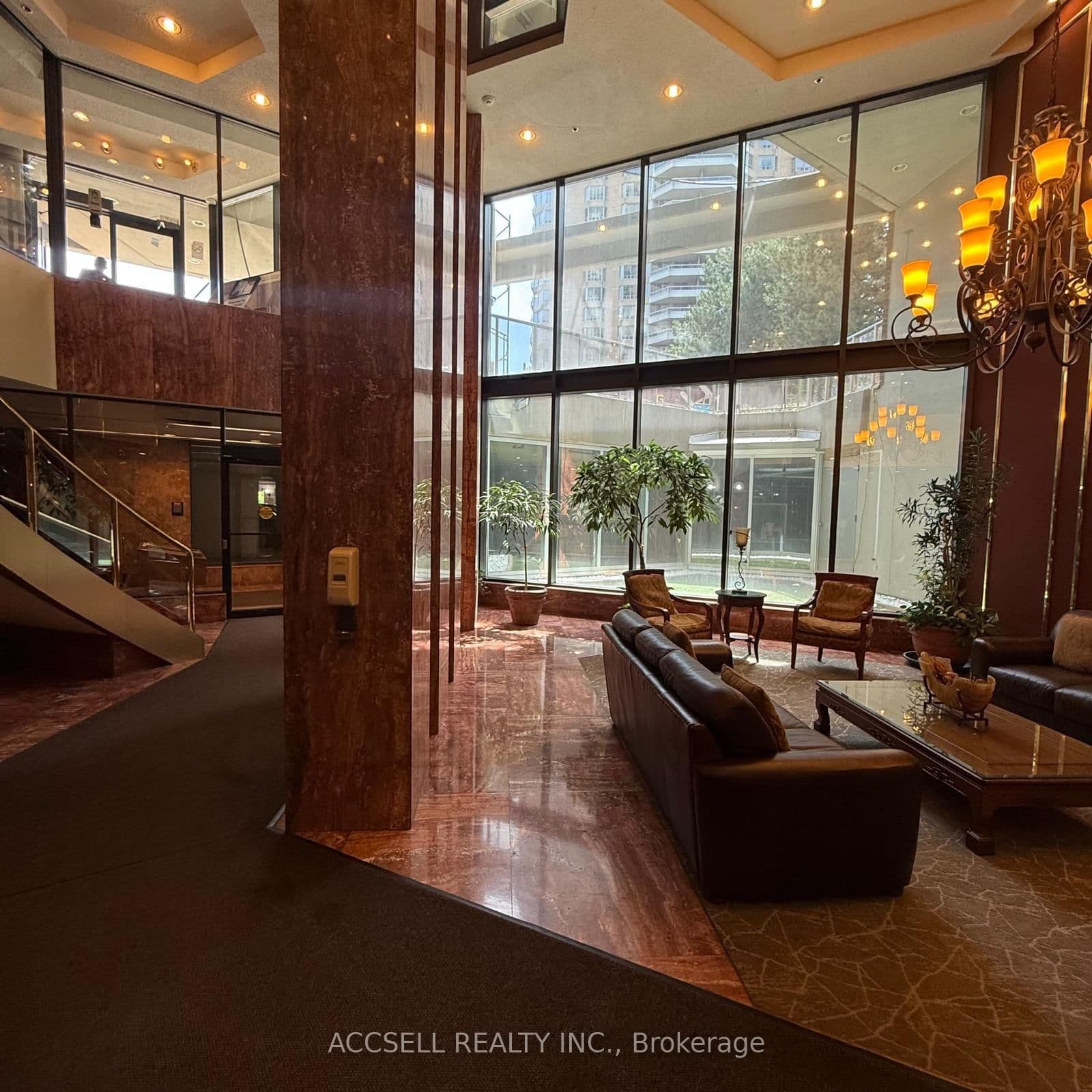 85 Skymark Drive, Unit 305 thumbnail 2