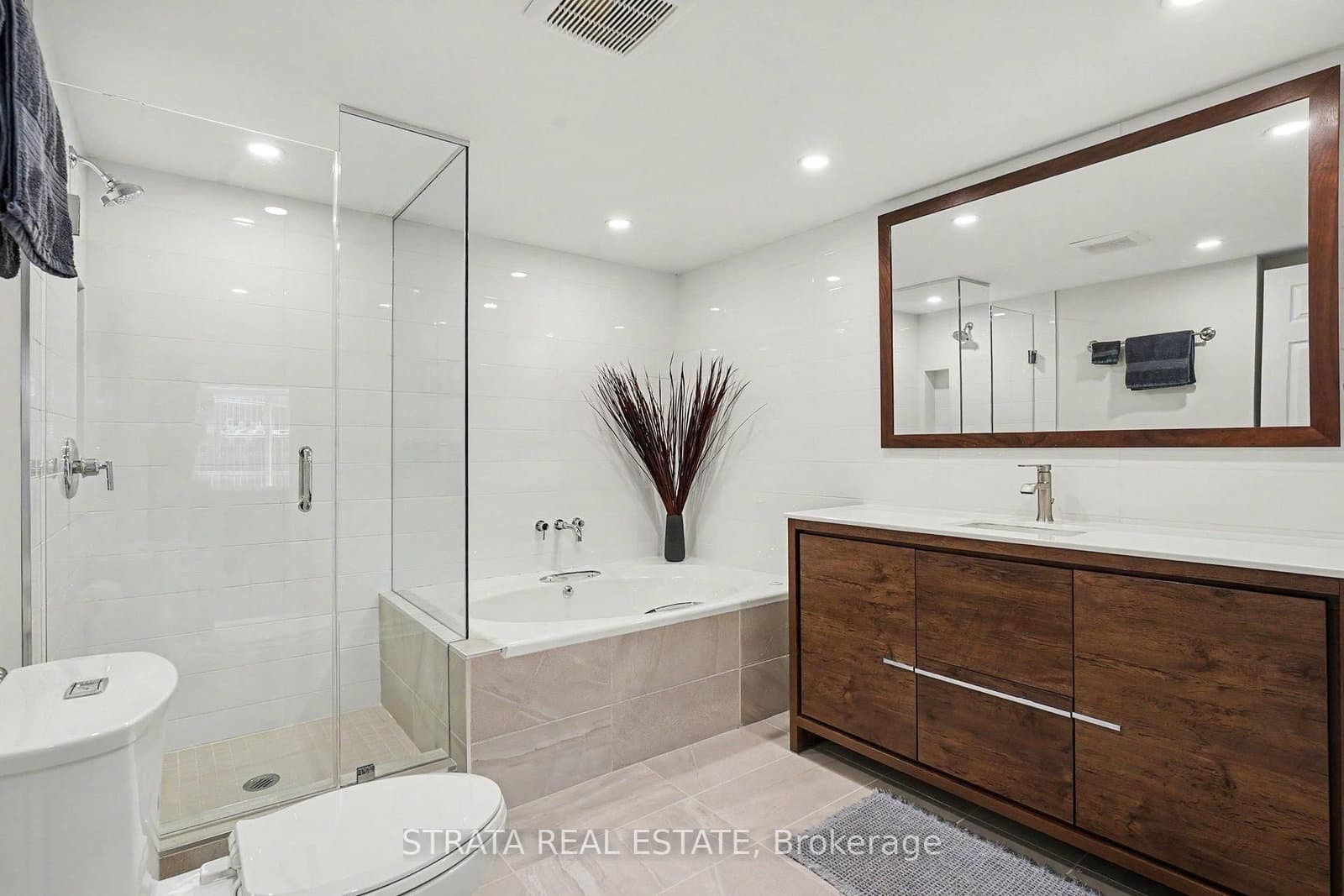 33 University Avenue, Unit 1206 thumbnail 15