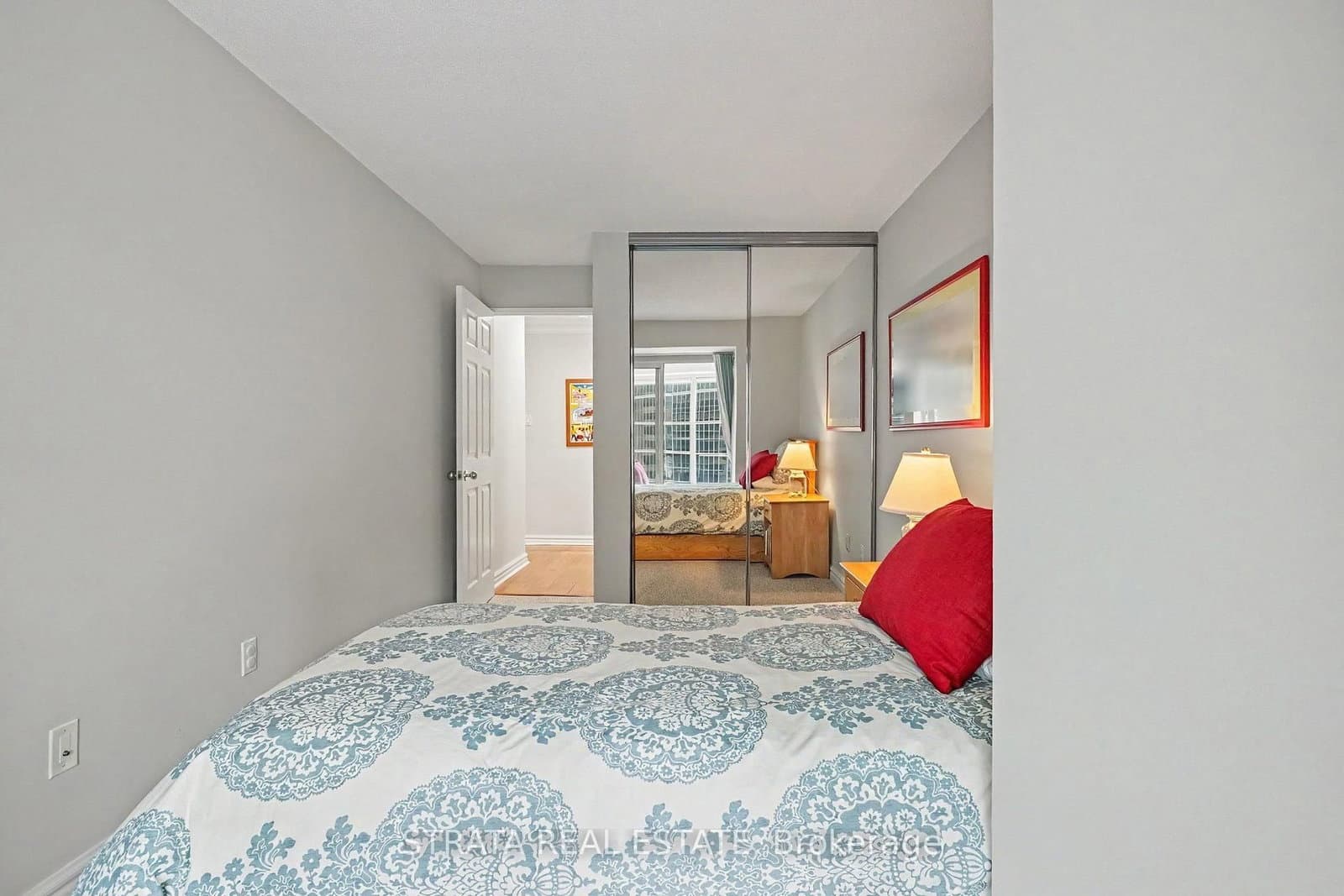 33 University Avenue, Unit 1206 thumbnail 19