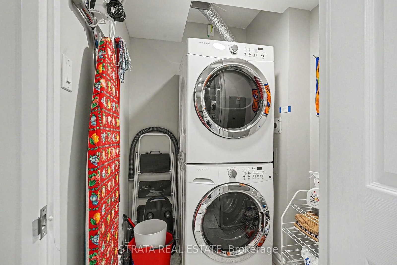 33 University Avenue, Unit 1206 thumbnail 24