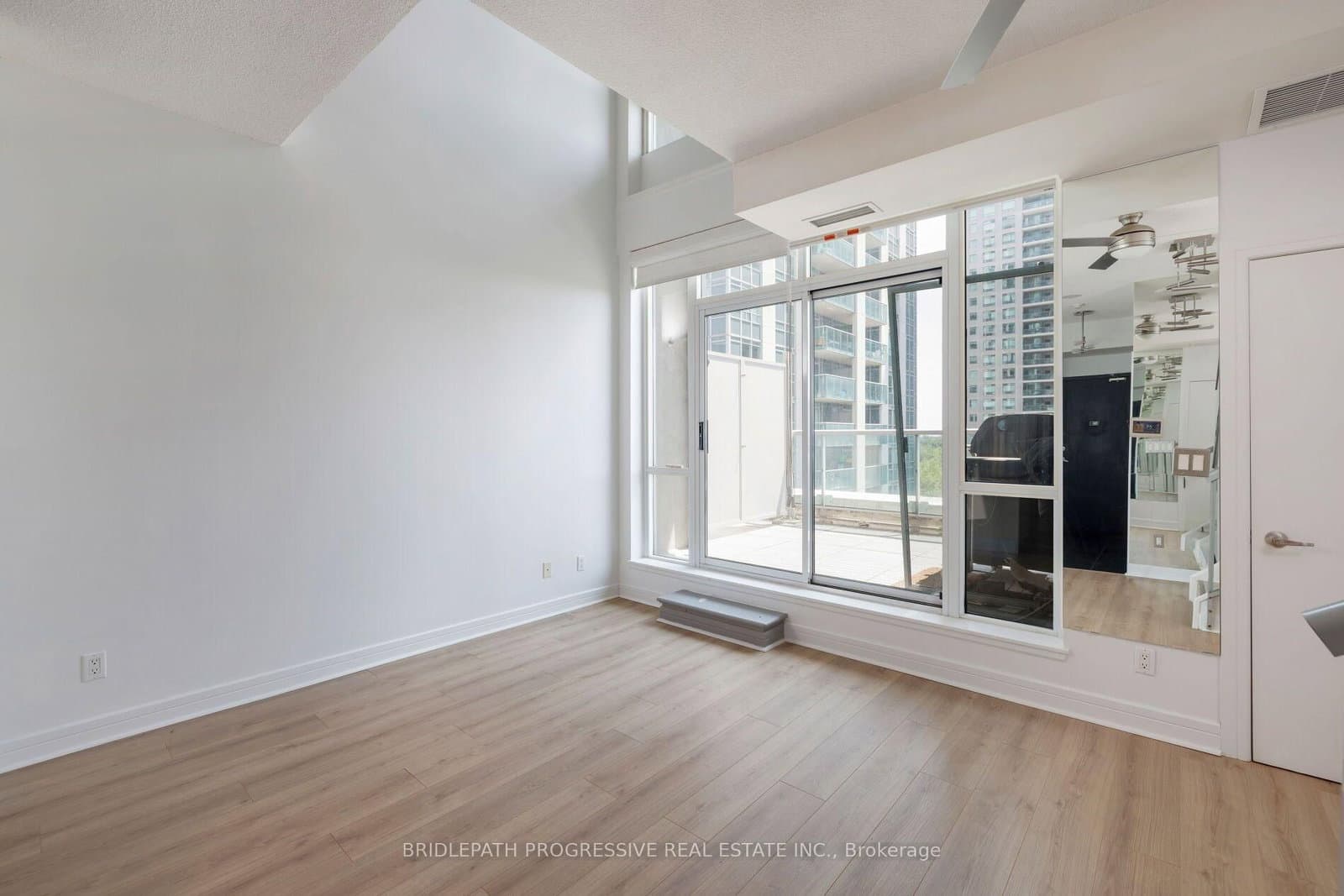 1 Avondale Avenue, Unit 509 thumbnail 10