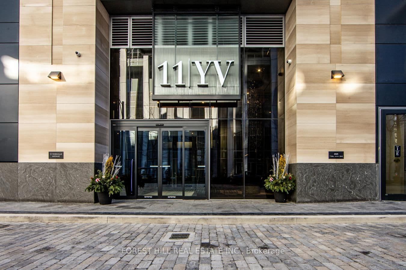 11 Yorkville Avenue, Unit 2506 thumbnail 2