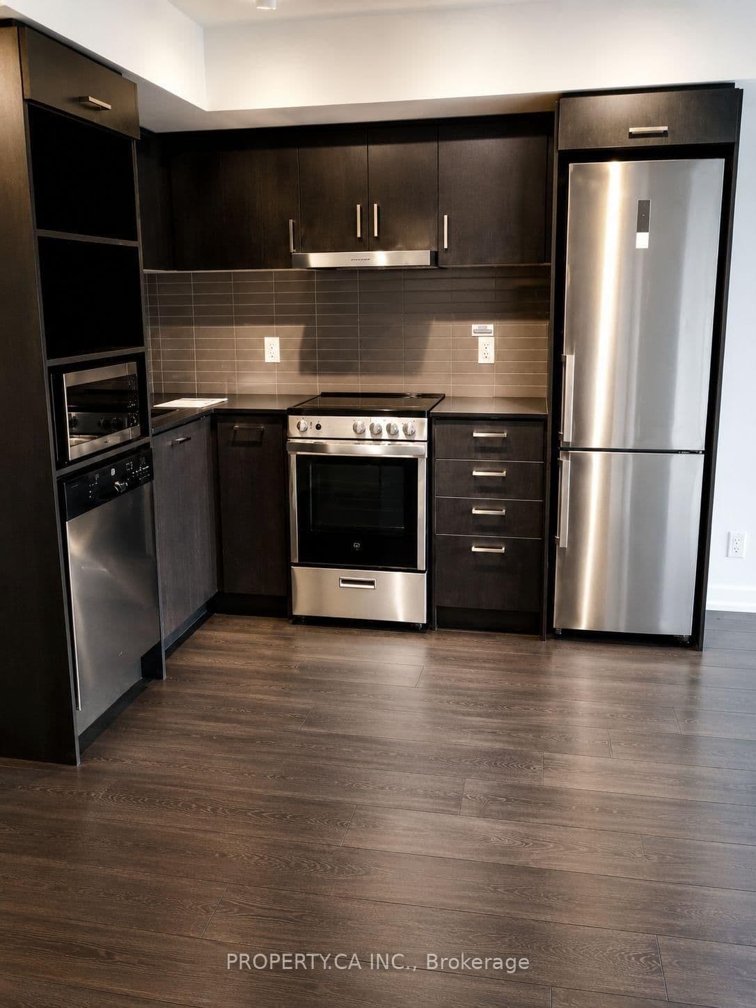219 Dundas Street E, Unit 1706 thumbnail 3
