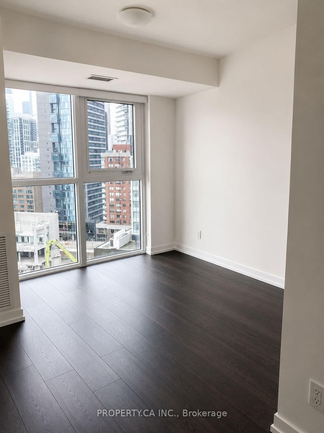 219 Dundas Street E, Unit 1706 thumbnail 6