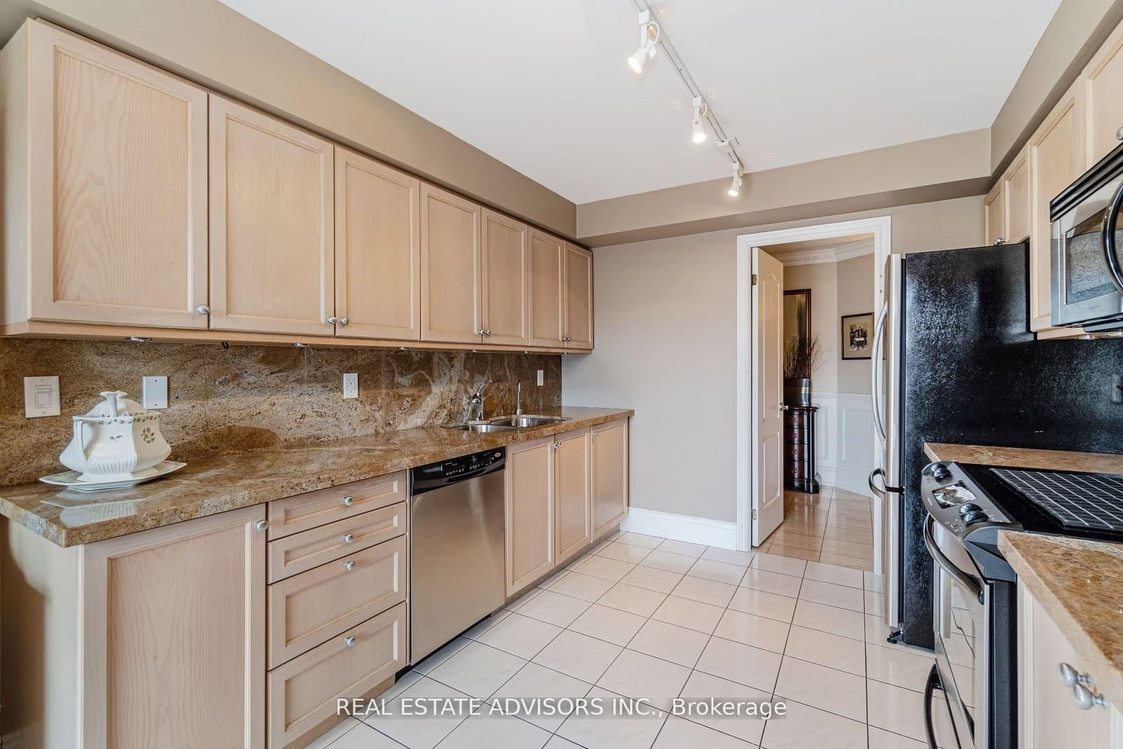 75 York Mills Road, Unit 309 thumbnail 8