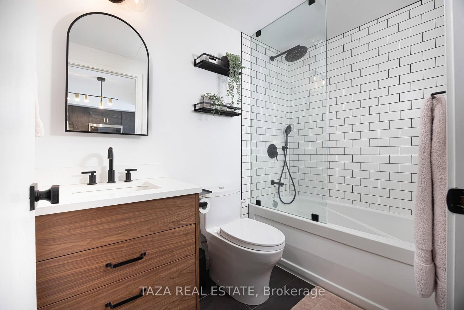 10 Navy Wharf Court, Unit 1705 thumbnail 16
