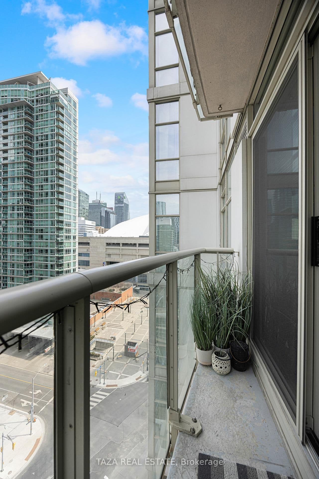 10 Navy Wharf Court, Unit 1705 thumbnail 18