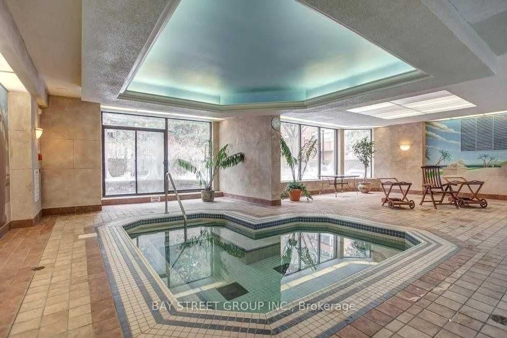 633 Bay Street, Unit 1202 thumbnail 16