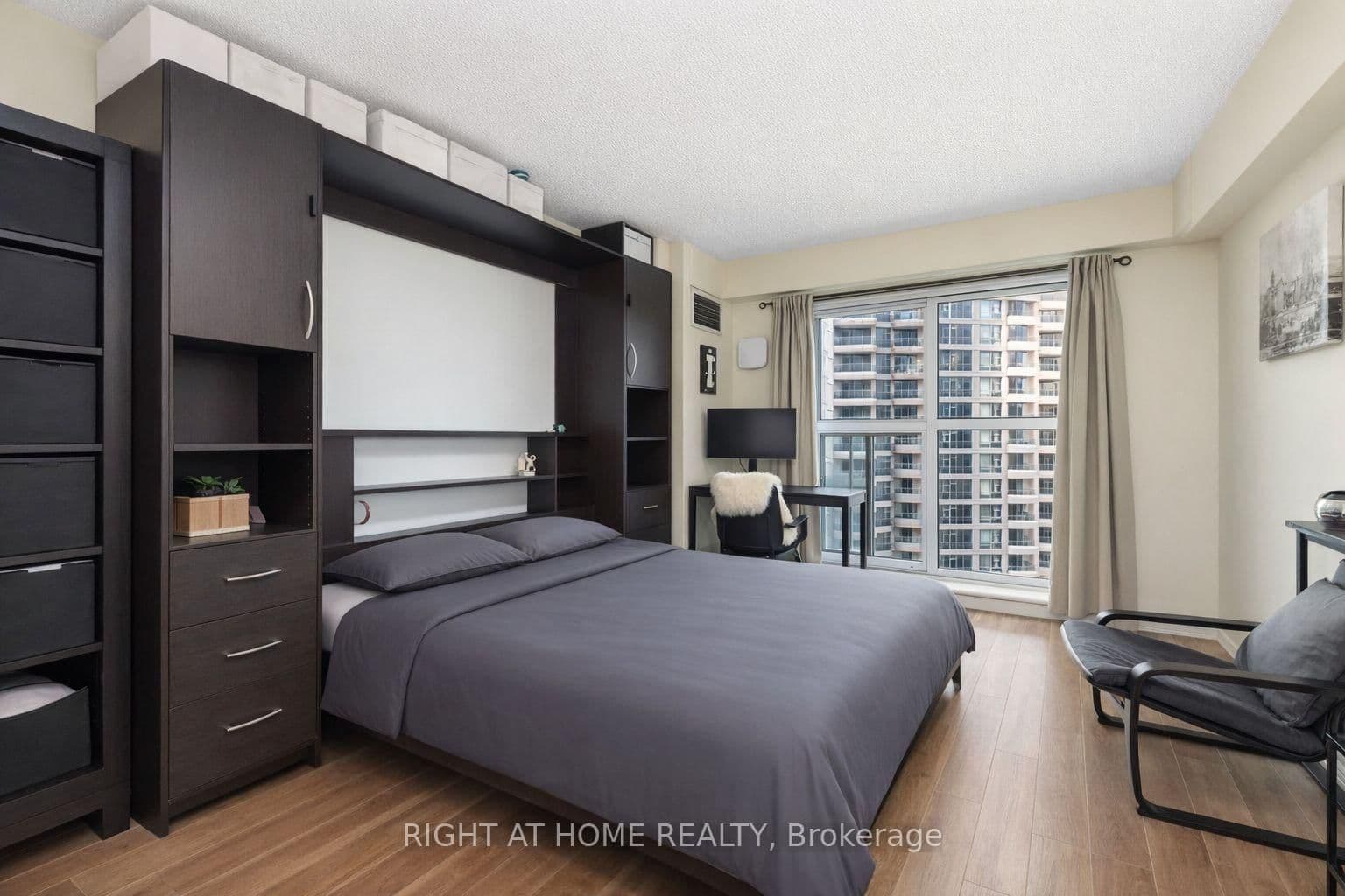 77 Harbour Square, Unit 2306 thumbnail 11
