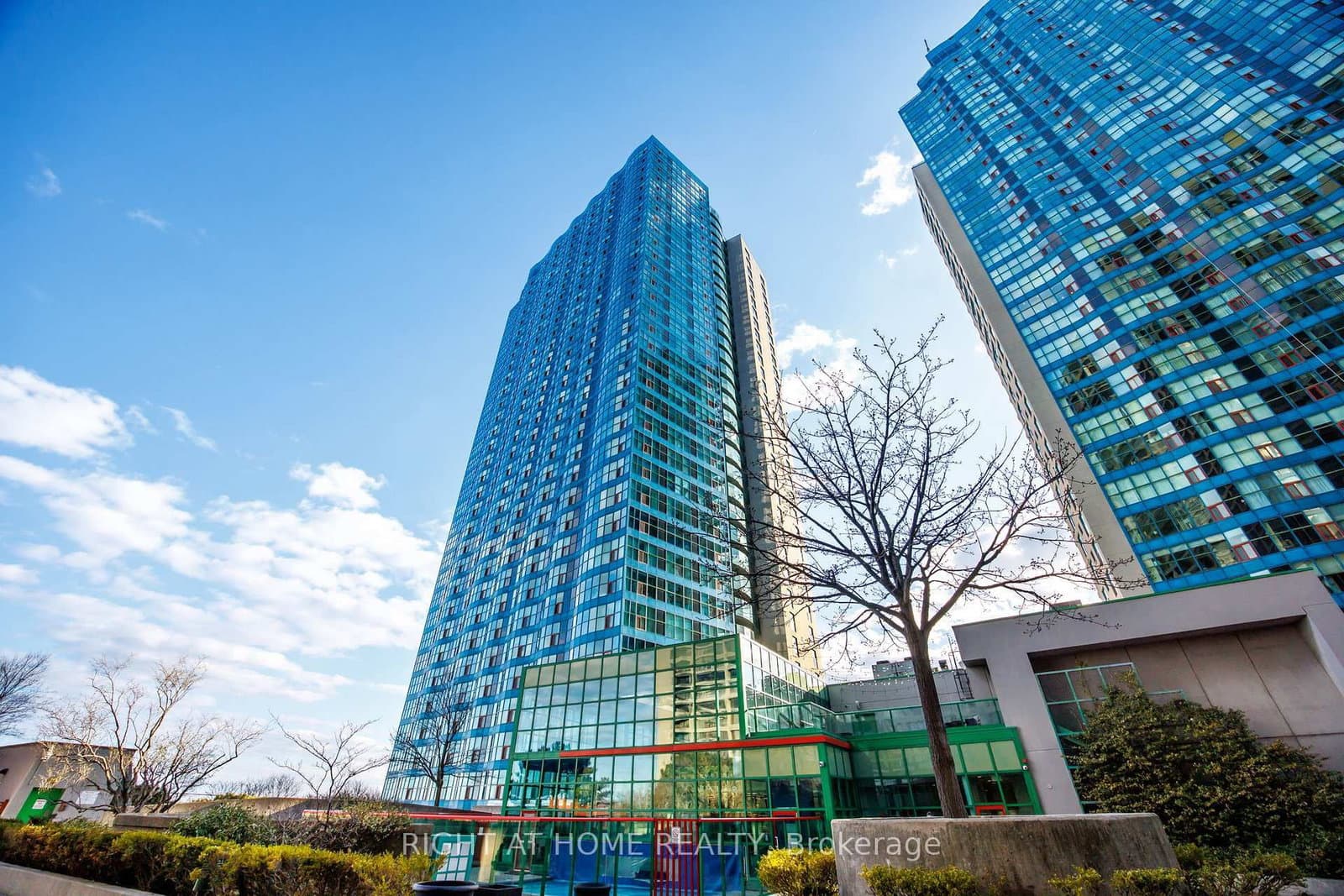 77 Harbour Square, Unit 2306 thumbnail 23