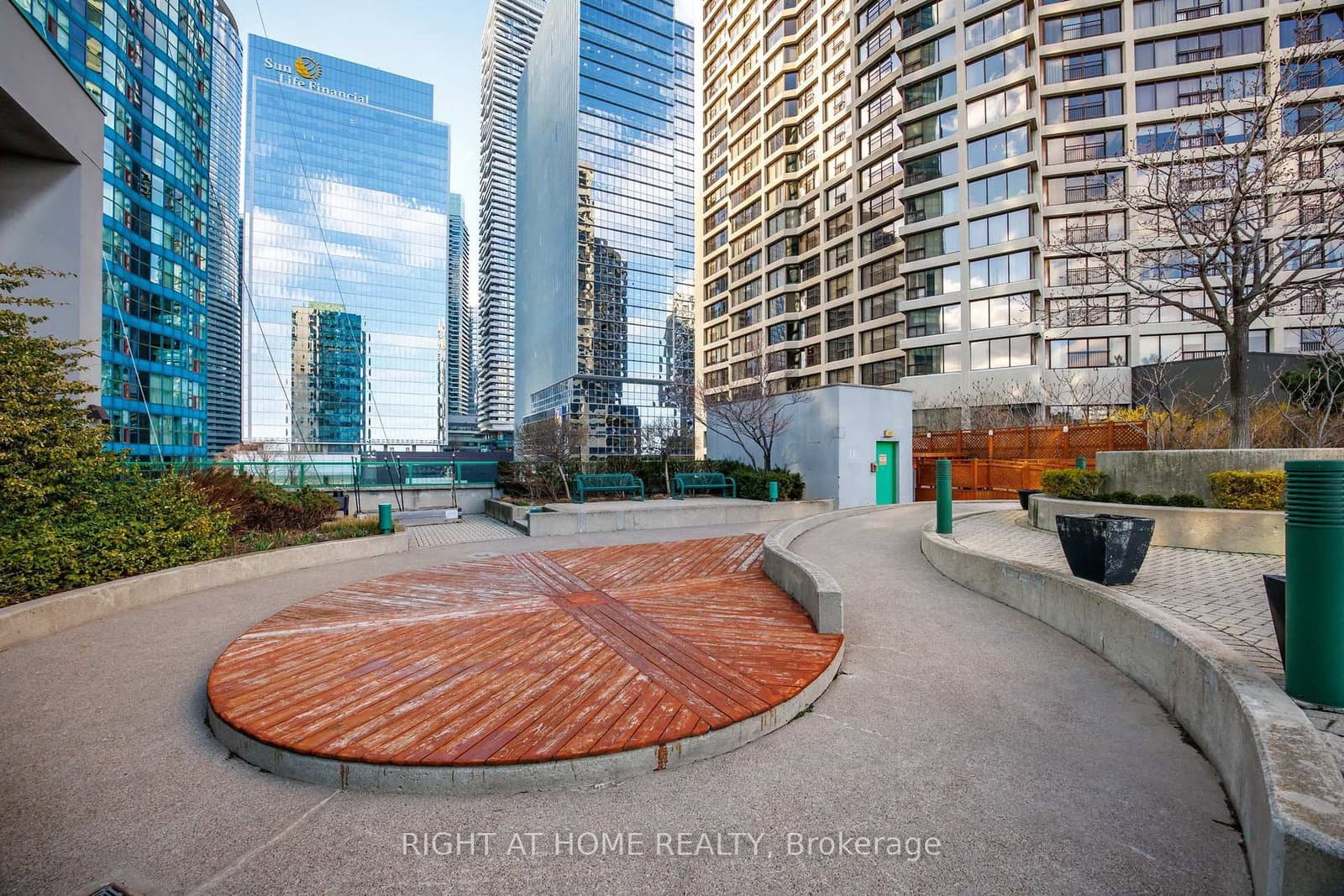 77 Harbour Square, Unit 2306 thumbnail 25