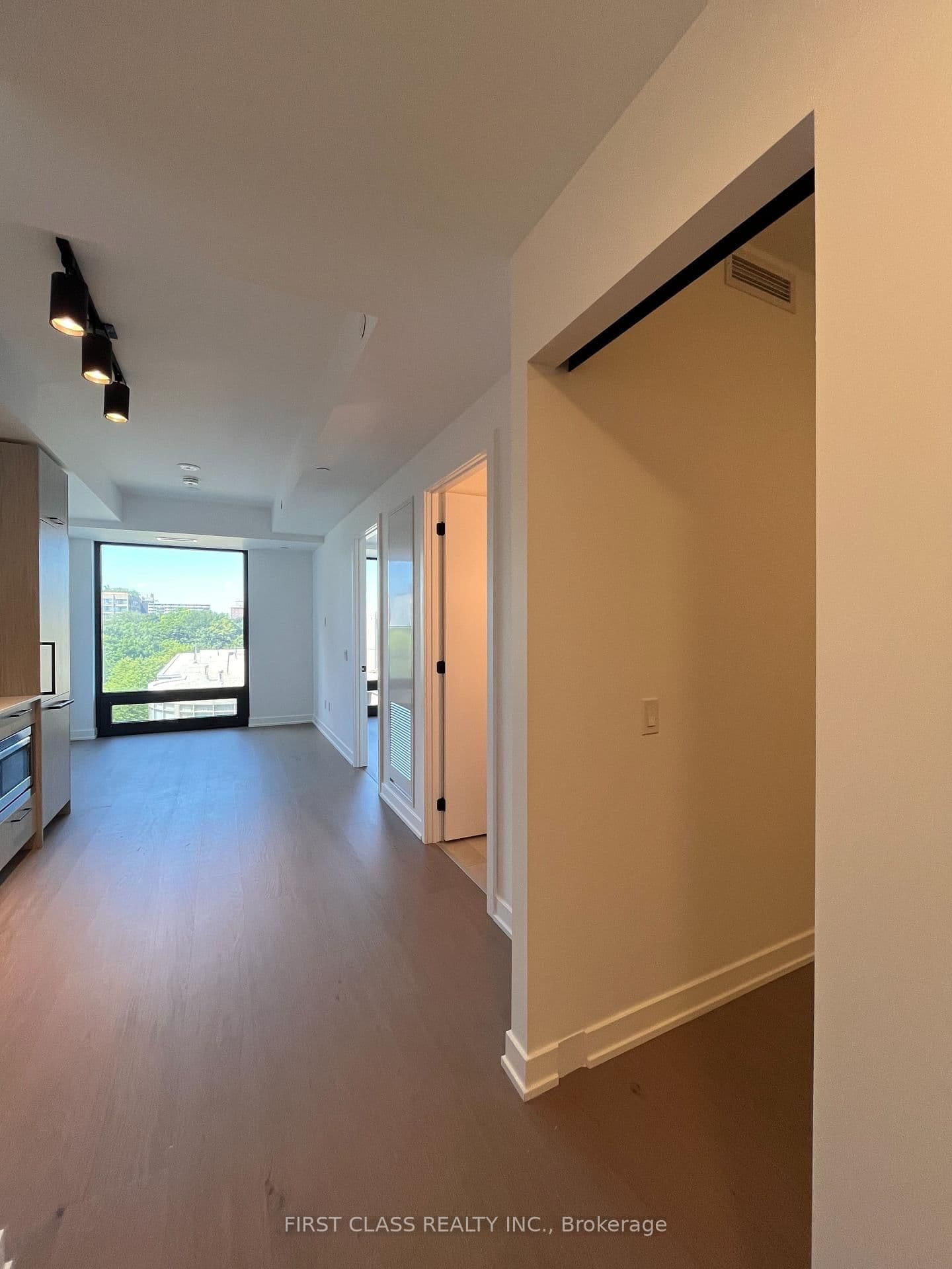 91 Montclair Avenue, Unit 908 thumbnail 4