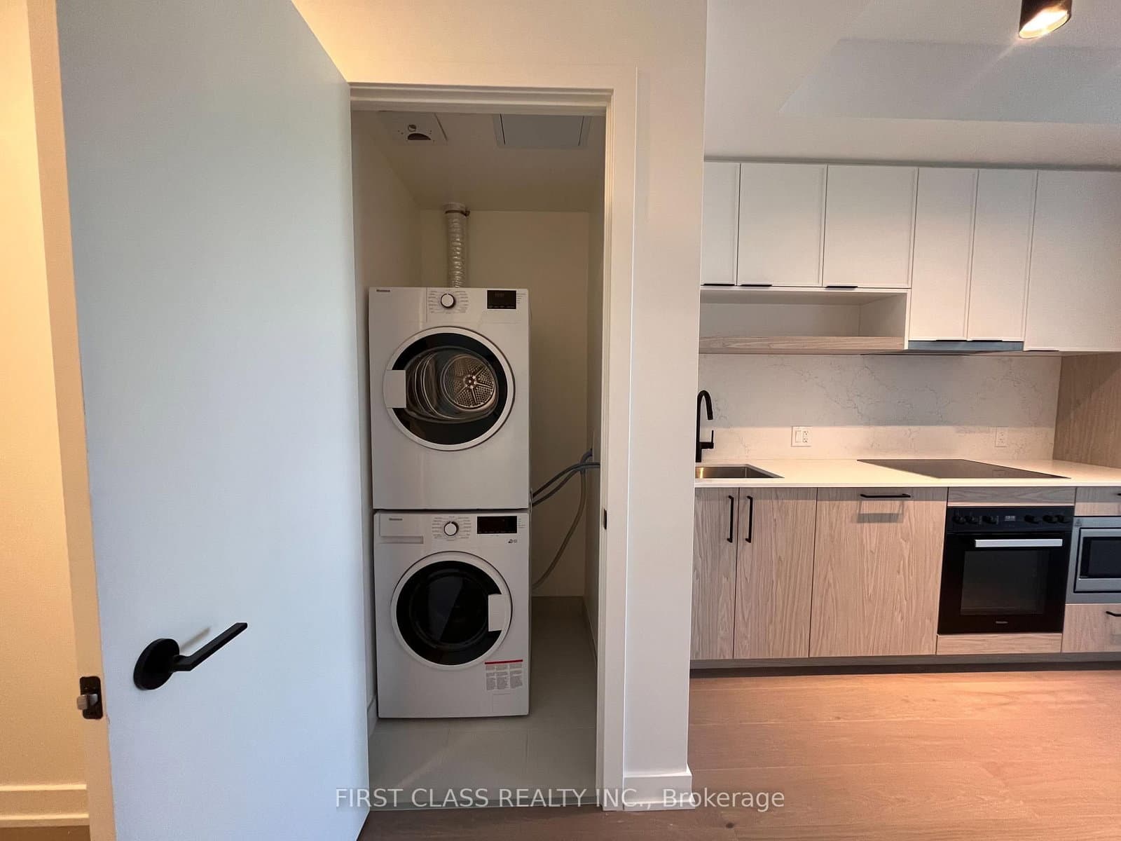 91 Montclair Avenue, Unit 908 thumbnail 9
