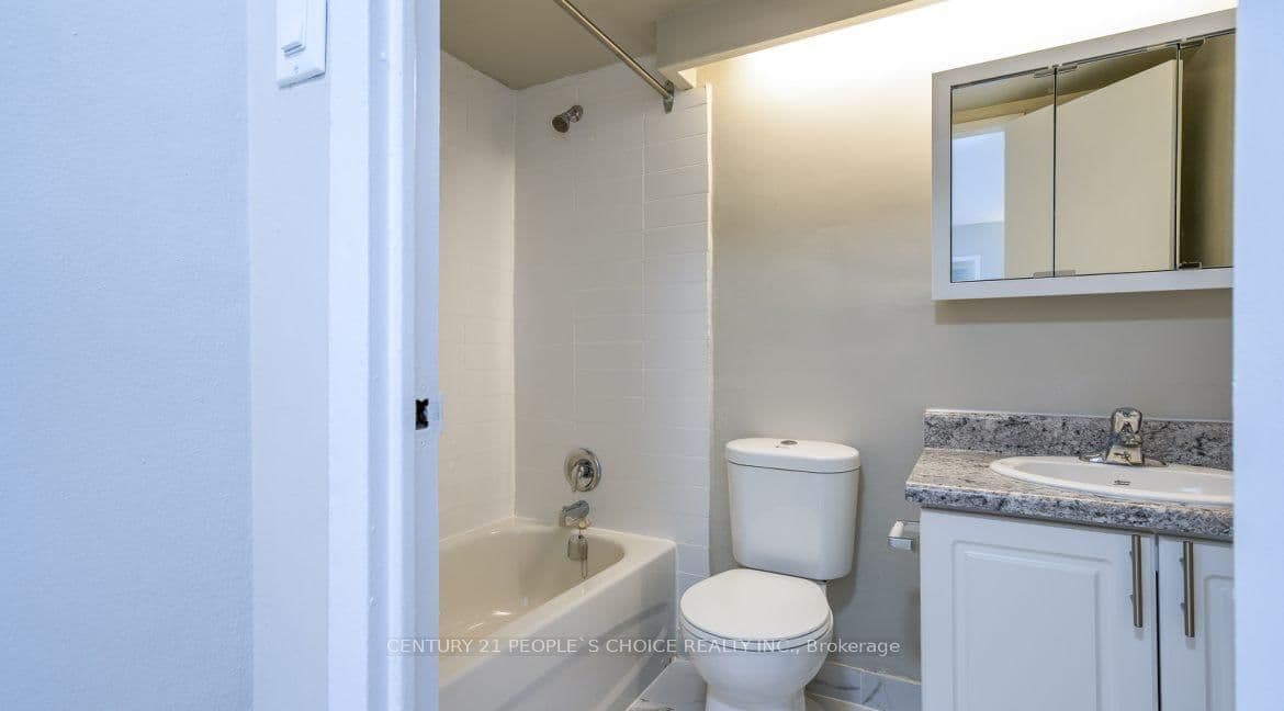 6161 Bathurst Street, Unit 705 thumbnail 5