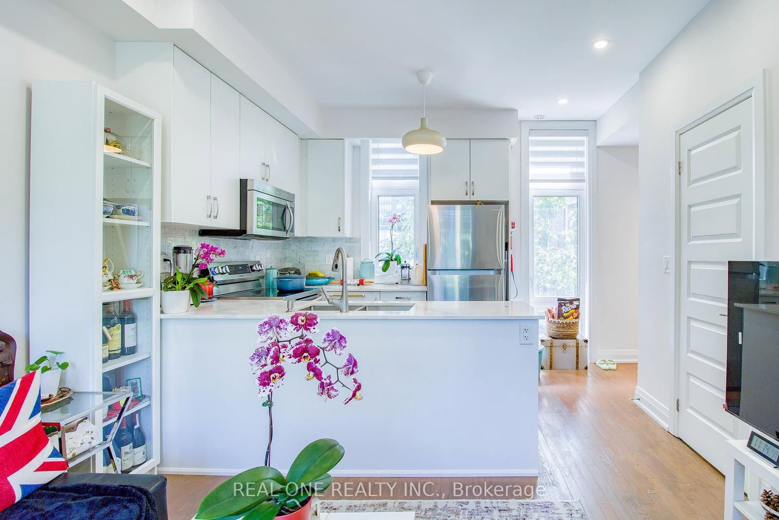 27 Eldora Avenue, Unit 63 thumbnail 19