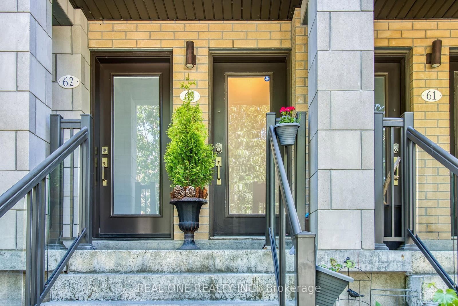 27 Eldora Avenue, Unit 63 thumbnail 3