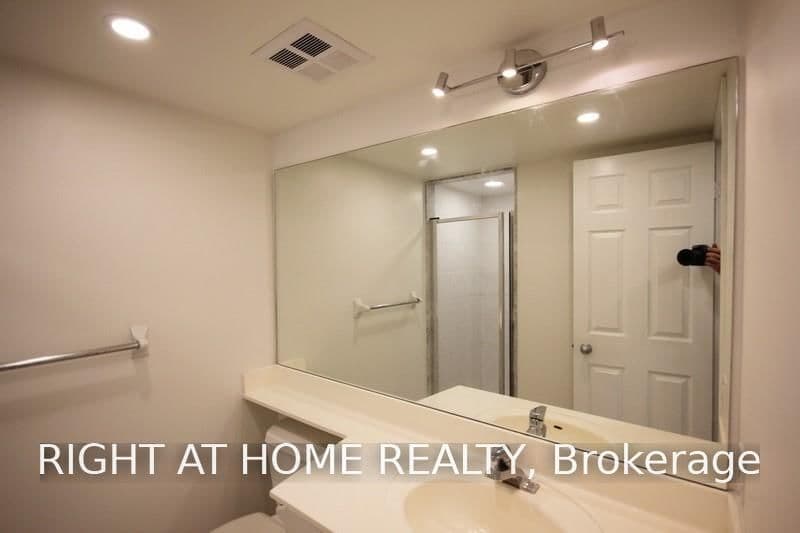 30 Harrison Garden Boulevard, Unit 207 thumbnail 12