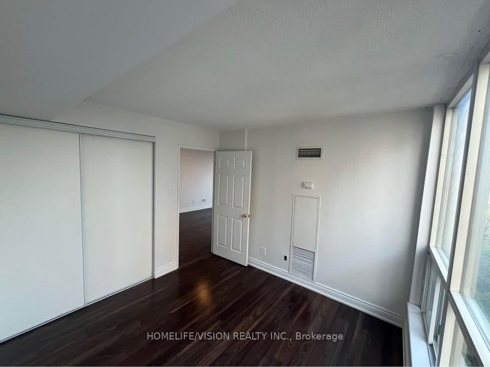 260 Doris Avenue, Unit PH105 thumbnail 12