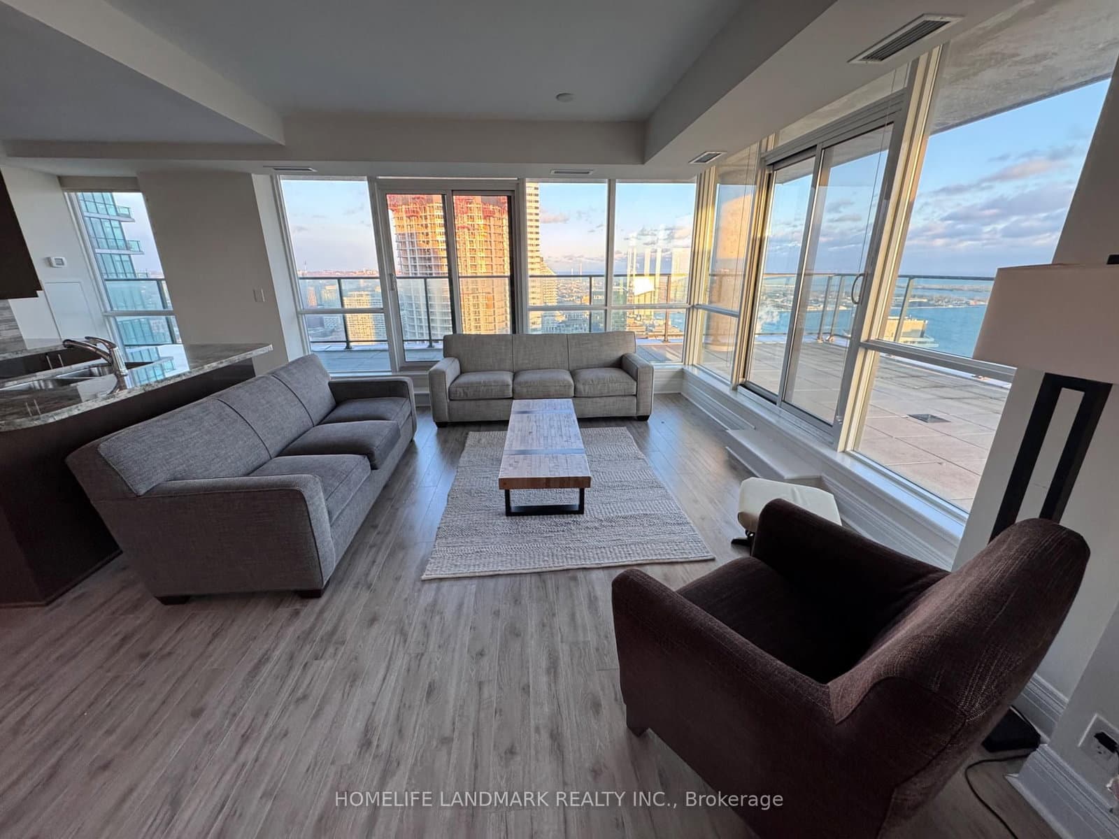 33 Bay Street, Unit 4805 thumbnail 3