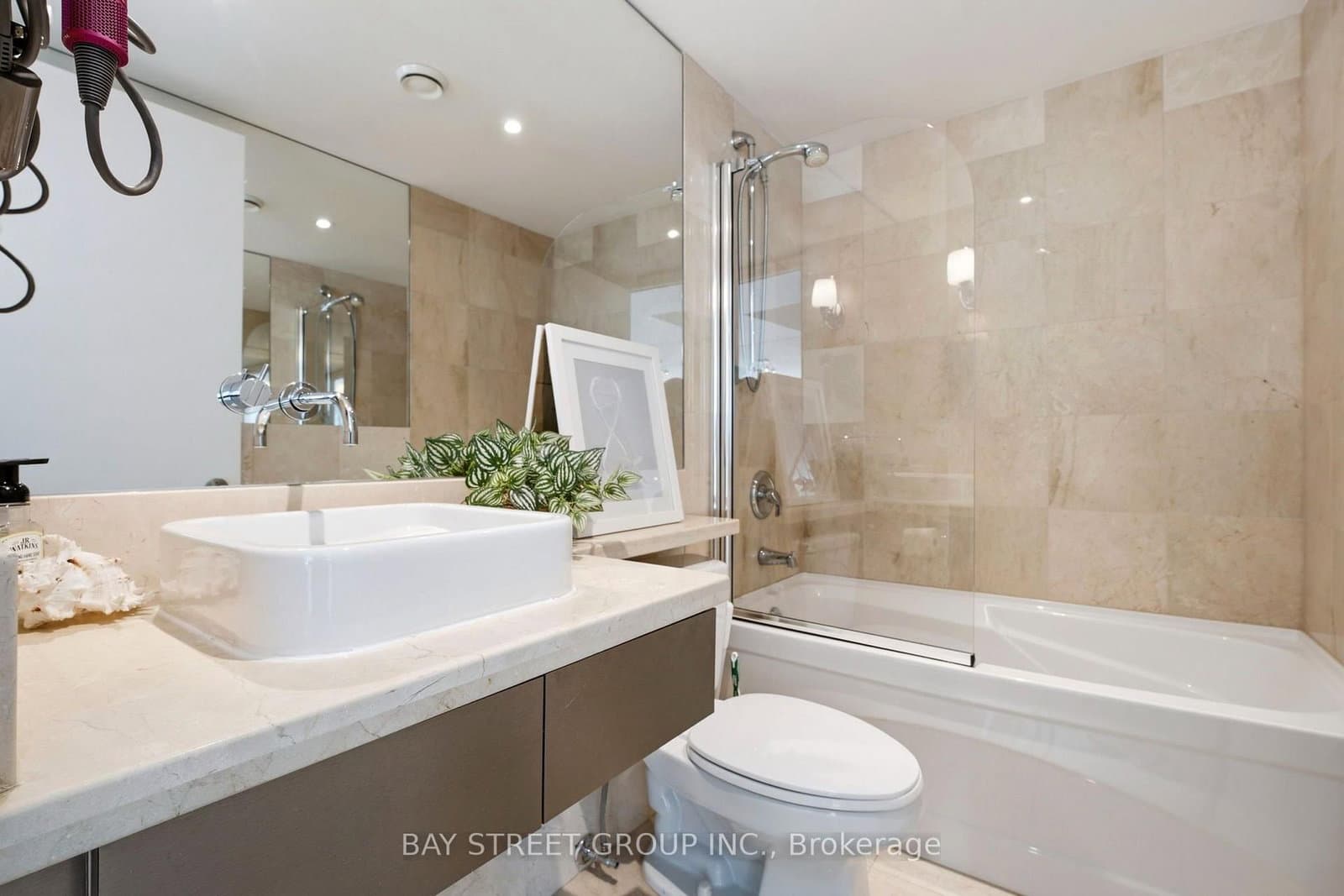 36 Blue Jays Way, Unit 925 thumbnail 15