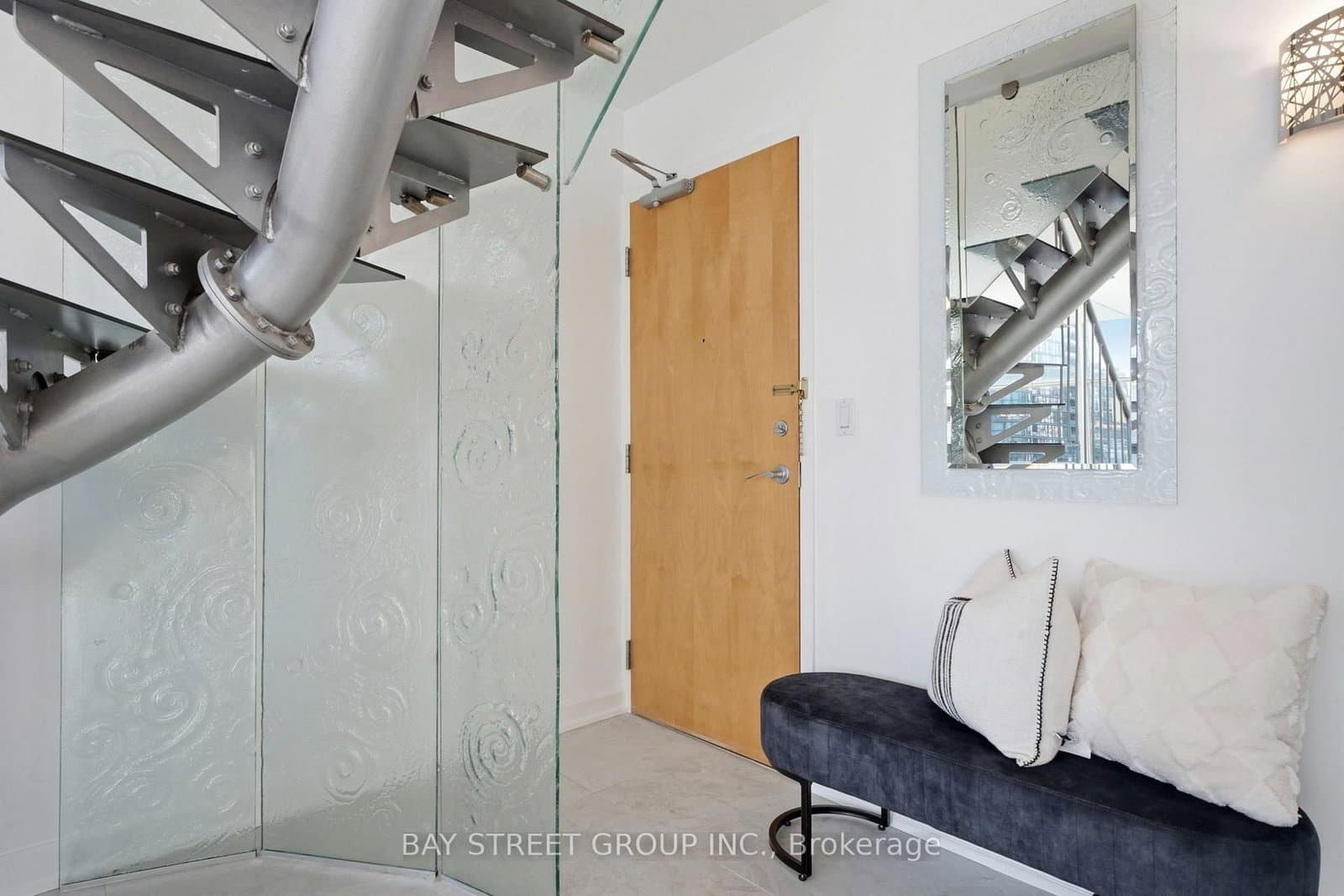 36 Blue Jays Way, Unit 925 thumbnail 3