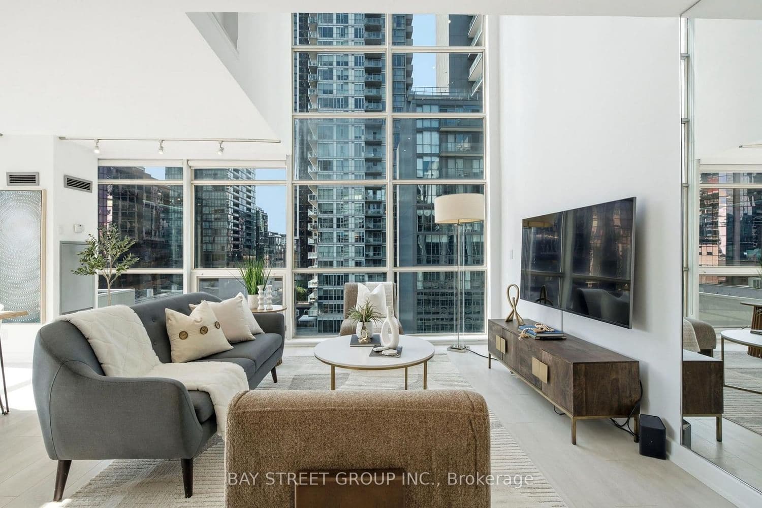 36 Blue Jays Way, Unit 925 thumbnail 6