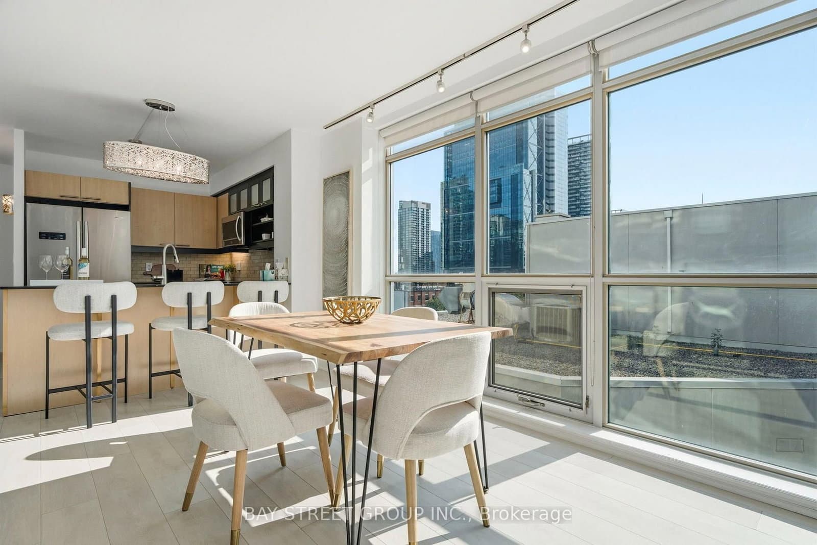 36 Blue Jays Way, Unit 925 thumbnail 9
