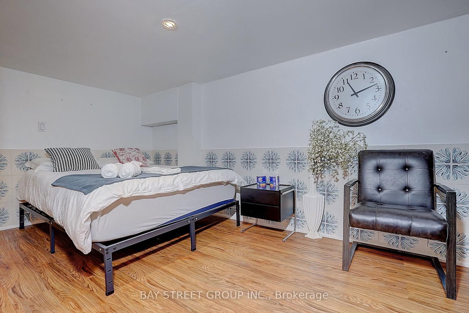 154 Alameda Avenue thumbnail 36
