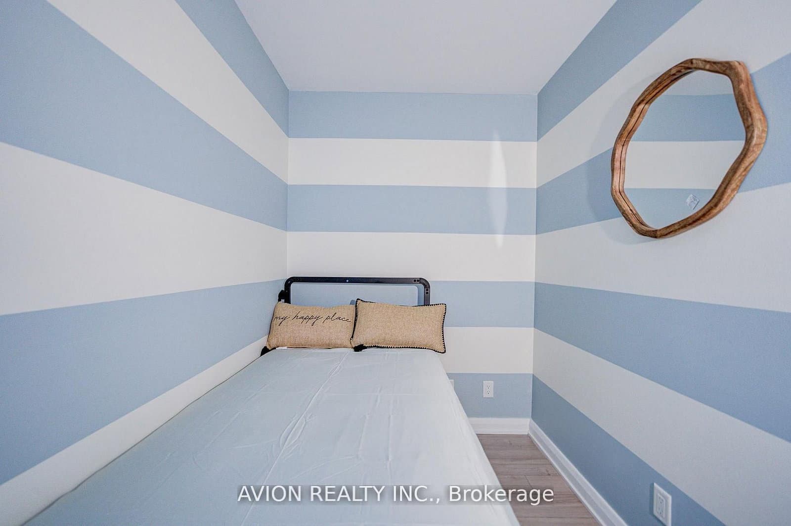 155 Yorkville Avenue, Unit 1920 thumbnail 12