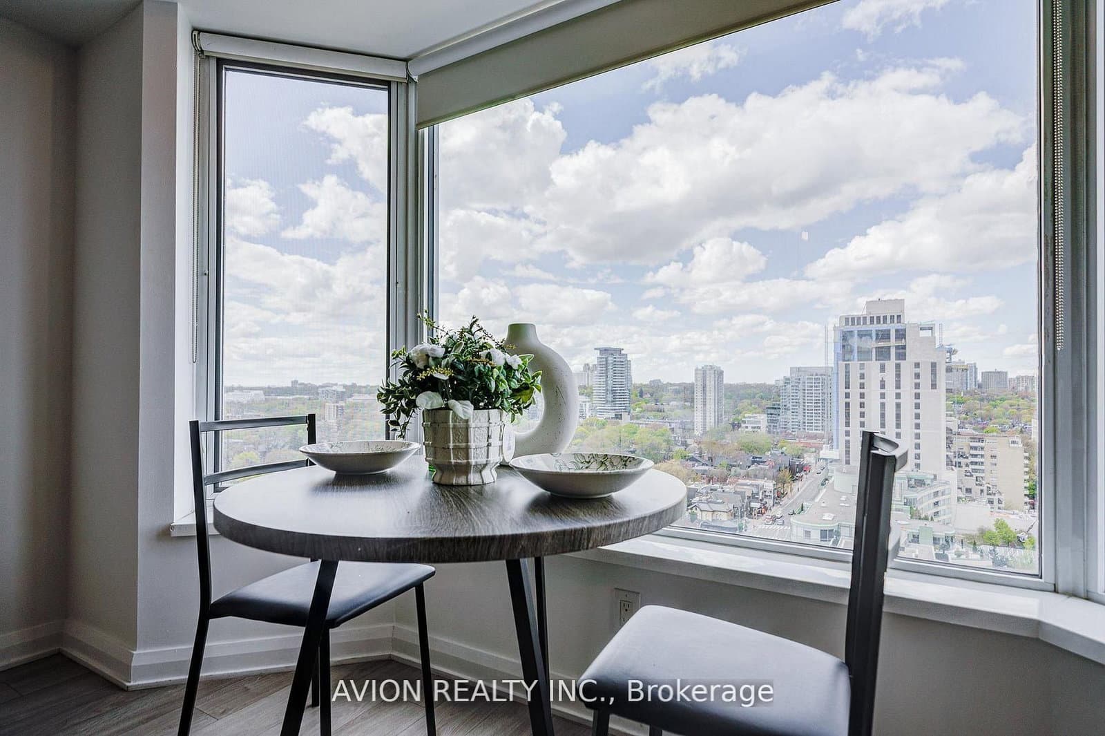 155 Yorkville Avenue, Unit 1920 thumbnail 4