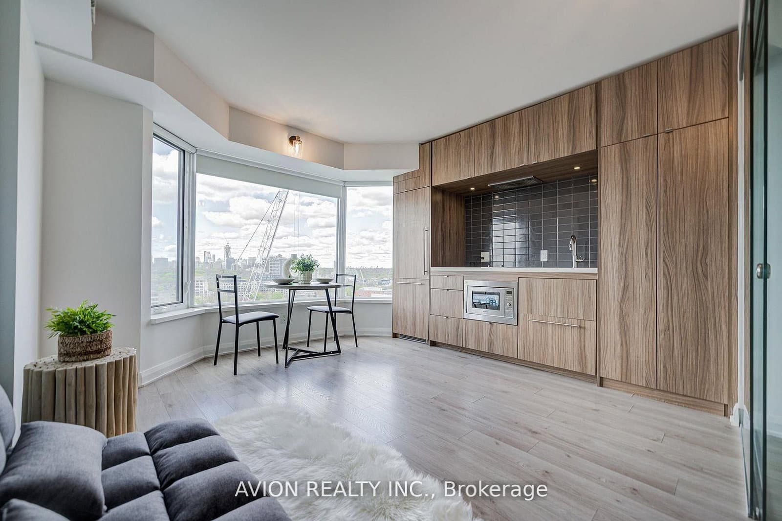 155 Yorkville Avenue, Unit 1920 thumbnail 5